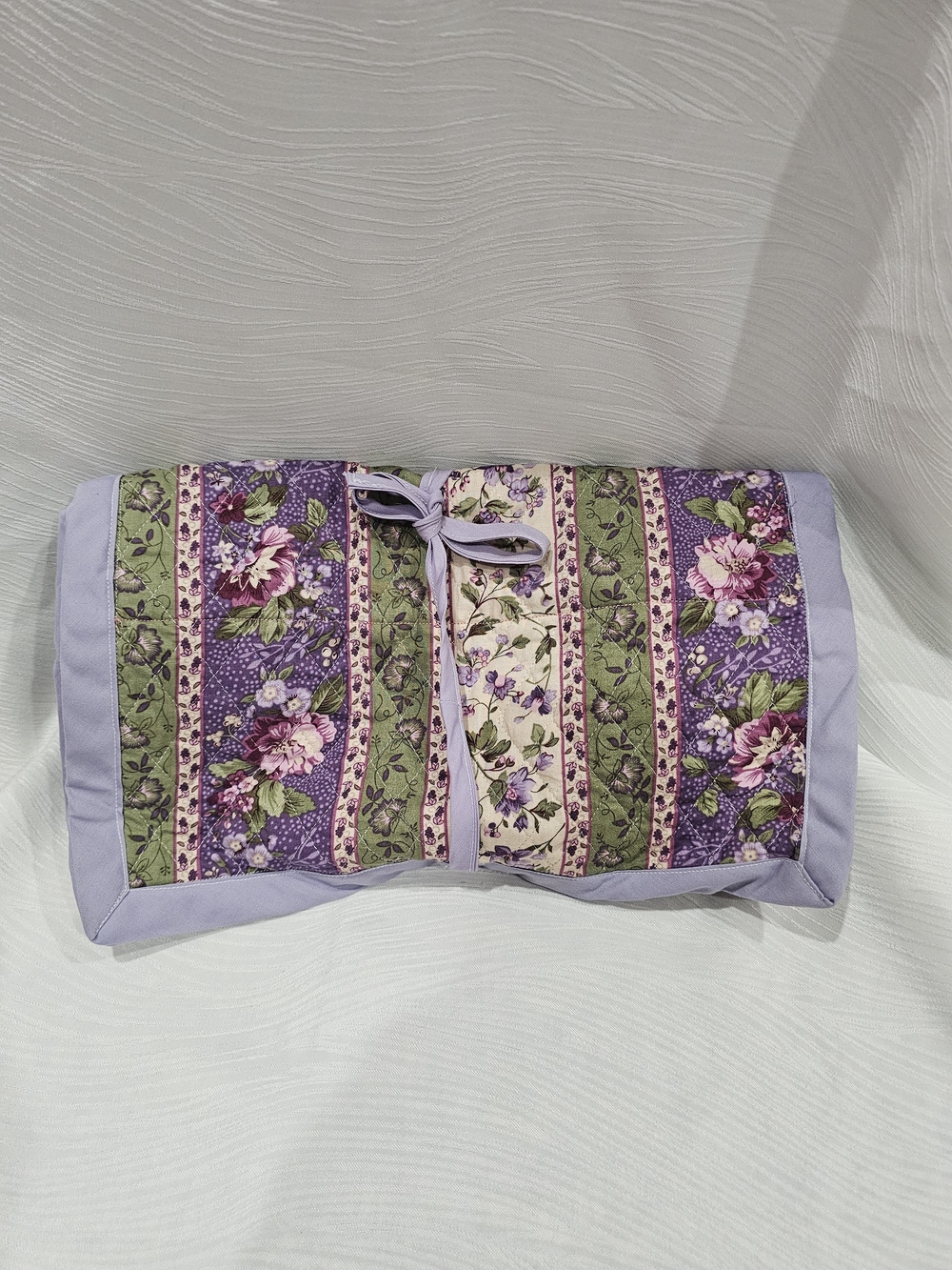Handcrafted Floral Hanging Foldable Organizer with Mesh Pockets - Picture 2 of 9